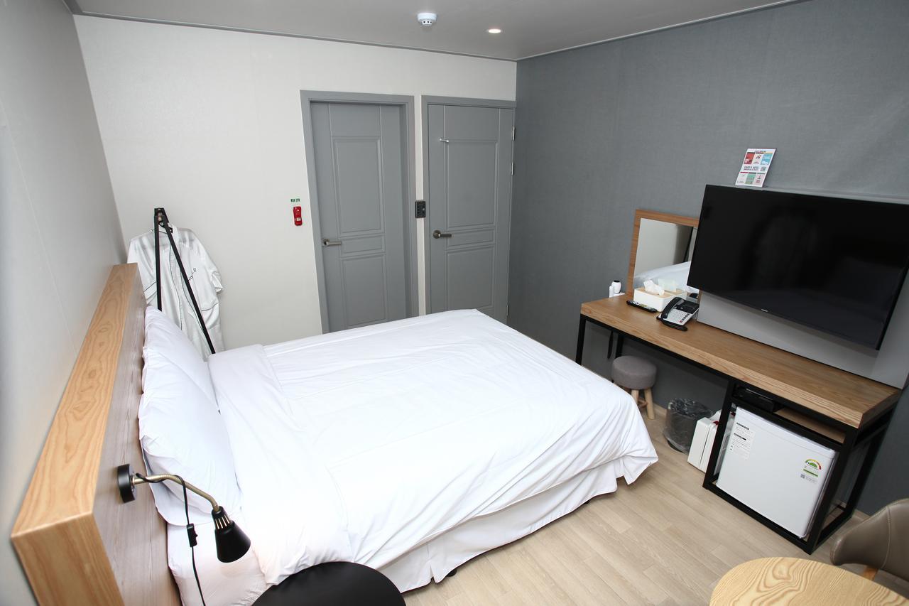 Hotel R Gangneung Chambre photo