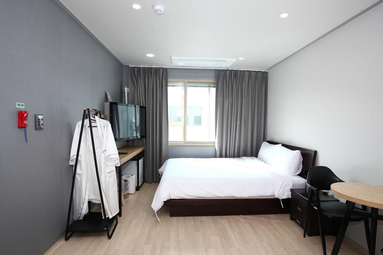 Hotel R Gangneung Chambre photo